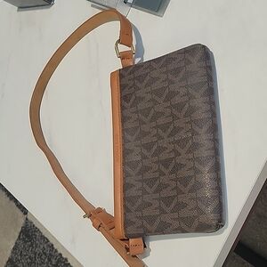 MICHAEL KORS MK Signature Genuine Leather Fanny Pack Belt Bag
